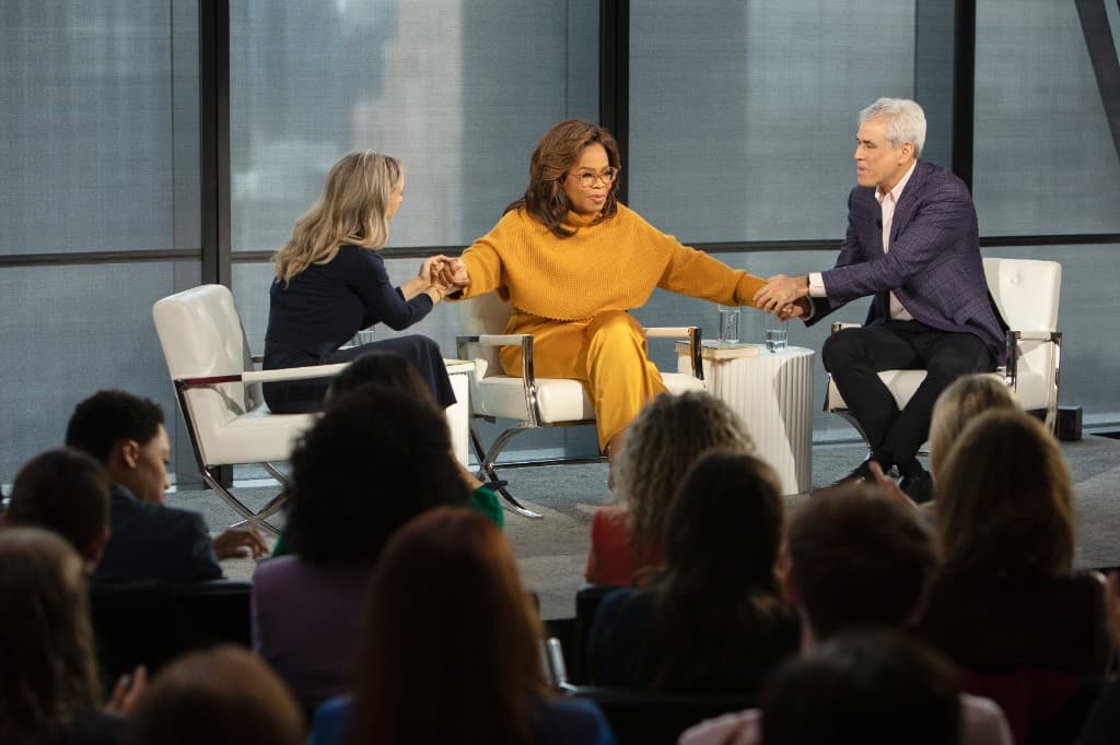 Jonathan Haidt on stage with Oprah Winfrey